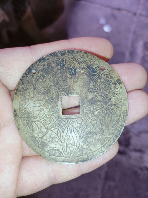 古玩錢幣清末民國,精品大號雙面鏨工長命富貴花錢拍賣,當前價格1888元