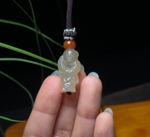 古玩玉器清代瑪瑙通天孔“童子墜”拍賣(mài),當(dāng)前價(jià)格2600元