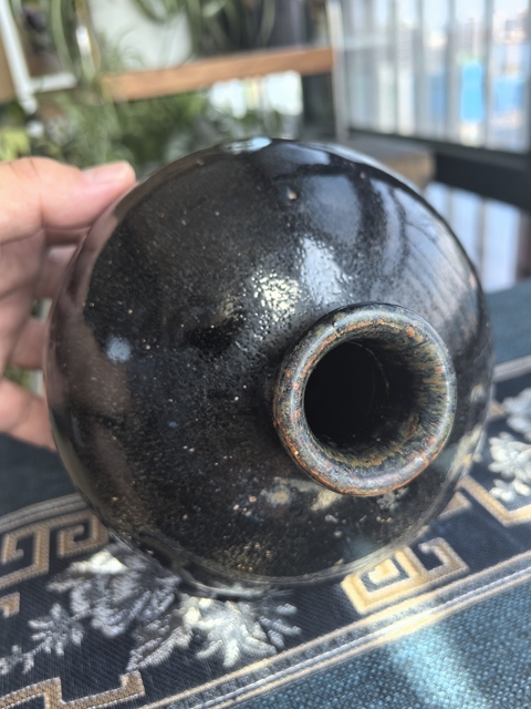 古玩陶瓷明代·窯變黑釉鐵銹斑梅瓶拍賣,當前價格3300元