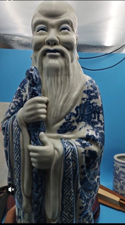 古玩陶瓷創(chuàng)匯時期青花造像真品鑒賞圖