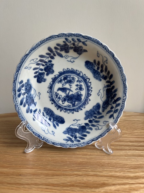 古玩陶瓷花鳥紋青花盤真品鑒賞圖