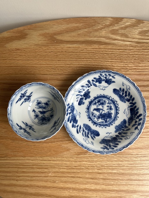 古玩陶瓷花鳥紋青花盤真品鑒賞圖