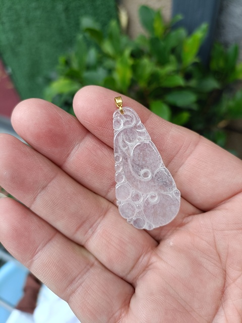 古玩玉器罕見珍稀精品翡翠如意掛件配證書(高冰種)如意 18k金扣頭 總重3.647g拍賣,當前價格2980元