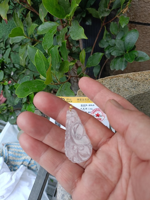 古玩玉器罕見珍稀精品翡翠如意掛件配證書(高冰種)如意 18k金扣頭 總重3.647g拍賣,當前價格2980元