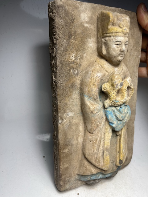 古玩陶瓷三彩人物捧龍文官像磚拍賣,當前價格0元