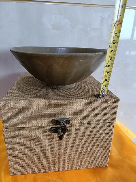 古玩陶瓷北宋龍泉米黃釉外刻雙蓮瓣賞碗拍賣,當前價格5980元