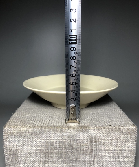 古玩陶瓷館藏級珍品五代十國【定窯】白釉葵口洗拍賣,當前價格2980元