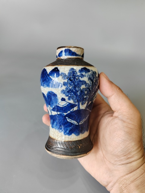 古玩陶瓷哥釉青花人物山水瓶拍賣,當(dāng)前價(jià)格650元
