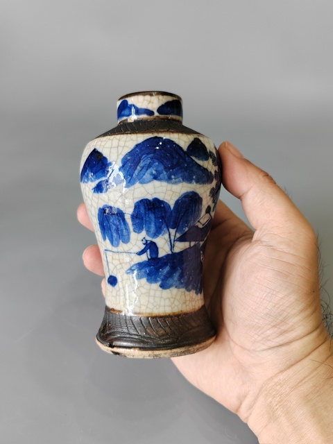 古玩陶瓷哥釉青花人物山水瓶拍賣,當(dāng)前價(jià)格650元