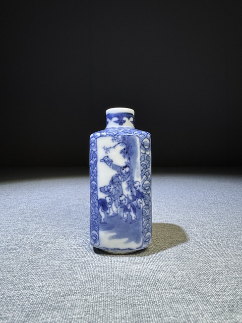 古玩陶瓷清代晚期青花嬰戲紋四方鼻煙壺全品罕見拍賣,當前價格8800元
