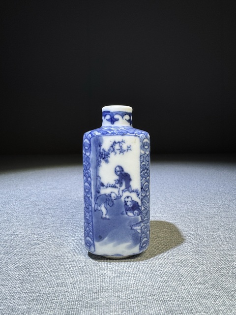 古玩陶瓷清代晚期青花嬰戲紋四方鼻煙壺全品罕見拍賣,當前價格8800元