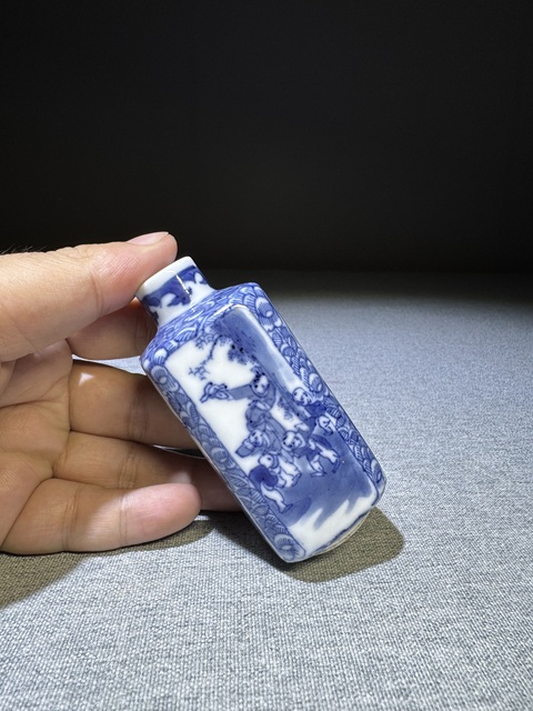 古玩陶瓷清代晚期青花嬰戲紋四方鼻煙壺全品罕見拍賣,當前價格8800元