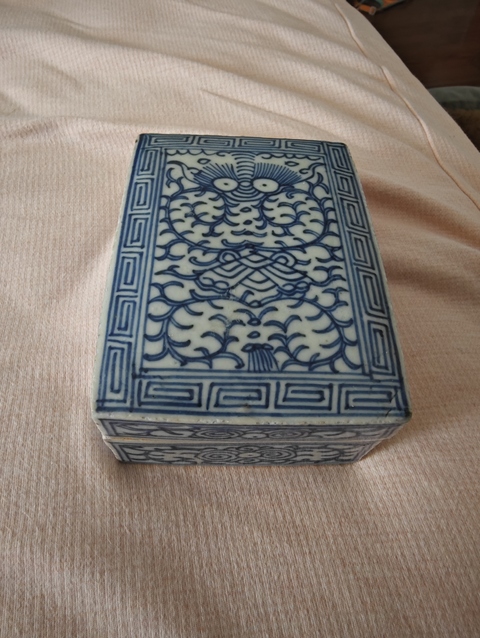 古玩陶瓷清中期青花印泥盒拍賣，當(dāng)前價格1380元