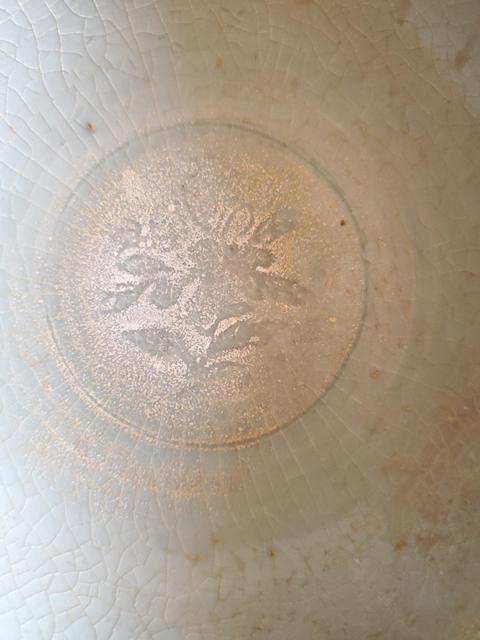 古玩陶瓷龍泉青瓷花卉紋碗真品鑒賞圖