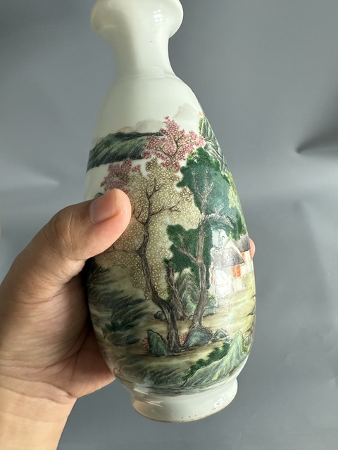 古玩陶瓷民國細(xì)路粉彩瓶真品鑒賞圖