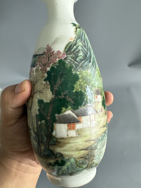 古玩陶瓷粉彩山水人物紋撇口瓶真品鑒賞圖