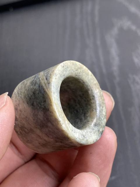 古玩玉器清代和田玉雕“素紋扳指”拍賣，當前價格9500元