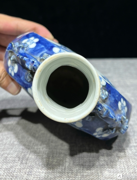 古玩陶瓷青花抱月瓶真品鑒賞圖