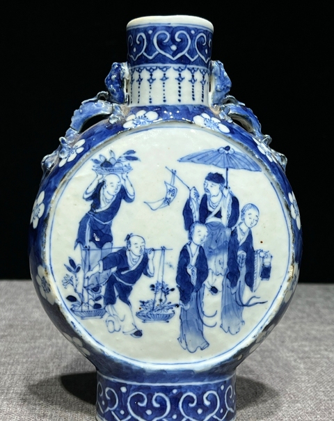 古玩陶瓷青花抱月瓶真品鑒賞圖