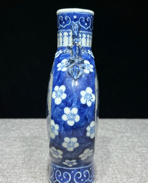 古玩陶瓷青花抱月瓶真品鑒賞圖