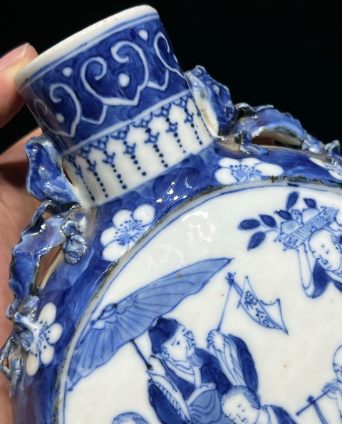 古玩陶瓷青花抱月瓶真品鑒賞圖