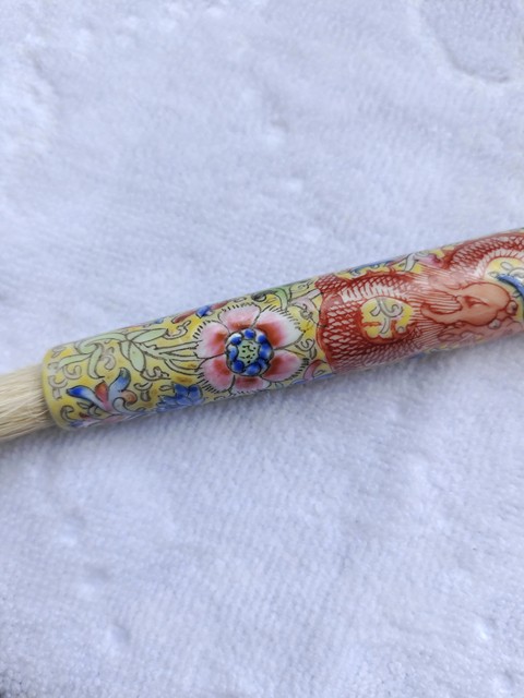 古玩陶瓷創(chuàng)匯 粉彩龍穿花毛筆真品鑒賞圖