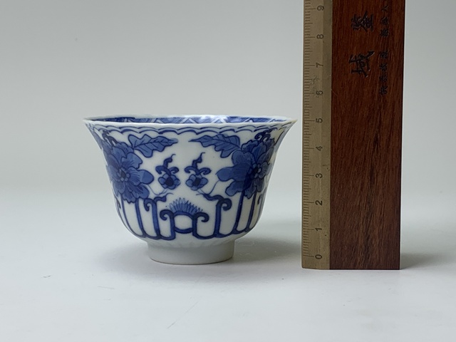 古玩陶瓷清晚期·青花花卉紋杯真品鑒賞圖