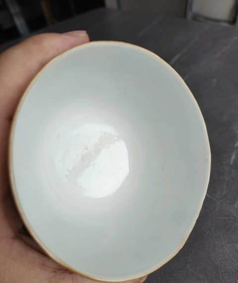 古玩陶瓷粉彩花卉紋花口碗真品鑒賞圖