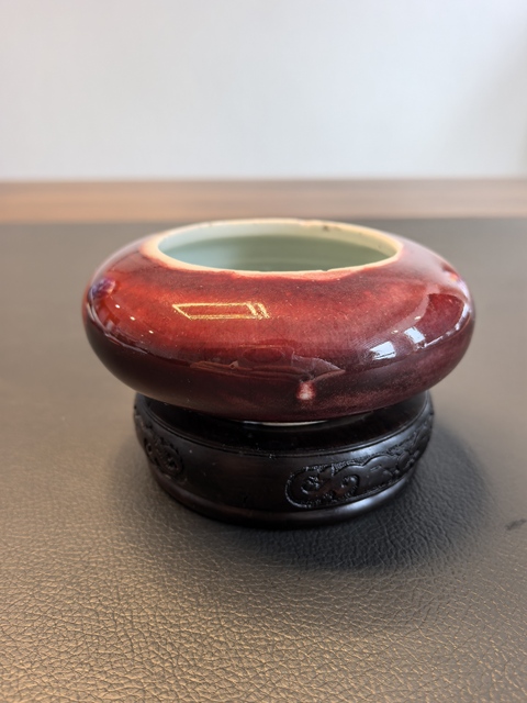 古玩陶瓷郎紅釉水洗真品鑒賞圖