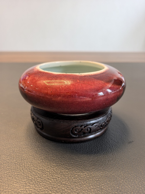 古玩陶瓷郎紅釉水洗真品鑒賞圖