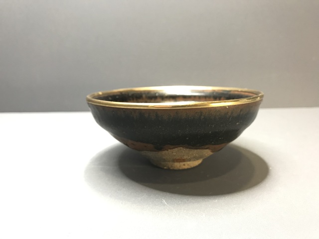古玩陶瓷遇林亭描銀花卉紋茶盞拍賣,當(dāng)前價(jià)格26000元
