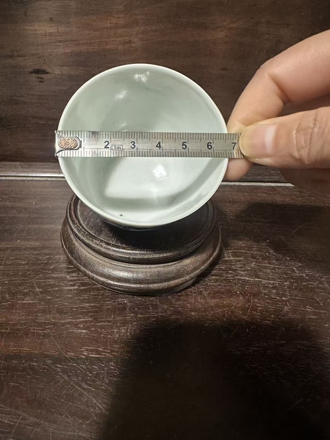古玩陶瓷龍紋青花臥足杯真品鑒賞圖