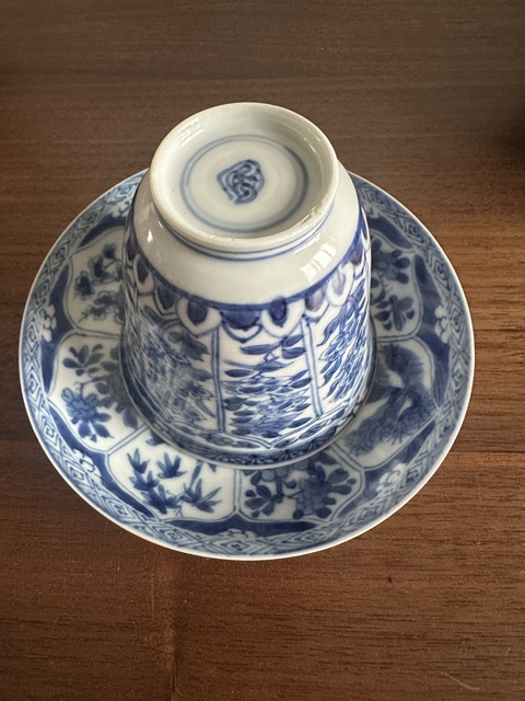 古玩陶瓷康熙·青花開窗花卉紋杯碟一套 真品鑒賞圖