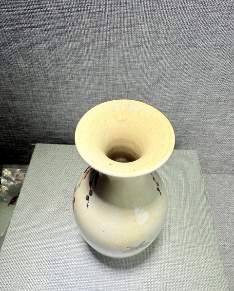 古玩陶瓷五彩花卉紋瓶真品鑒賞圖