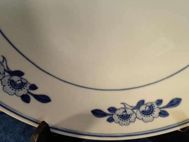 古玩陶瓷青花花卉紋盤真品鑒賞圖