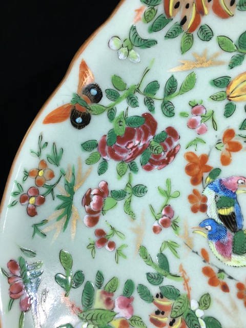 古玩陶瓷（全品）清中期道光豆青釉粉彩花鳥紋飾異形盤長27.5厘米，寬23.6厘米拍賣，當前價格3300元