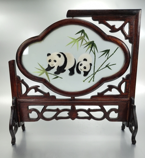 古玩陶瓷刺繡拍賣,當前價格699元