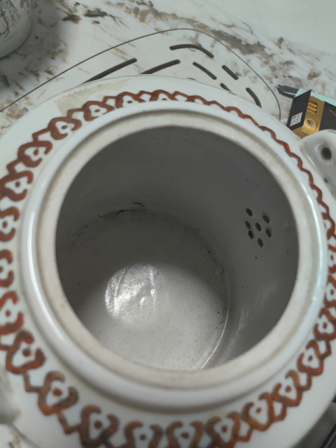 古玩陶瓷粉彩花卉紋提梁壺真品鑒賞圖