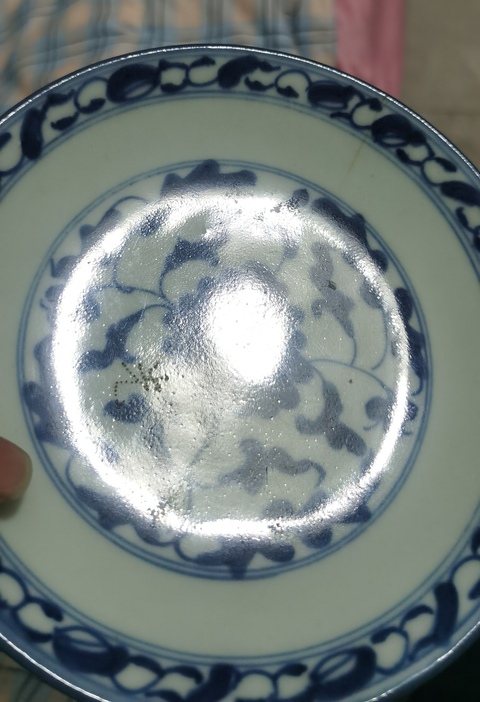 古玩陶瓷青花纏枝花紋盤真品鑒賞圖
