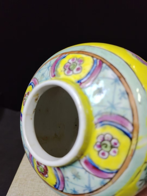 古玩陶瓷晚清光緒粉彩人物罐尺寸高9.5cm拍賣，當(dāng)前價(jià)格1888元