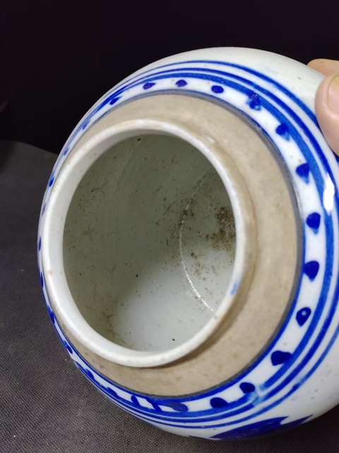 古玩陶瓷（全品）清中期道咸青花牡丹洞石花大罐尺寸高22cm拍賣，當前價格1200元