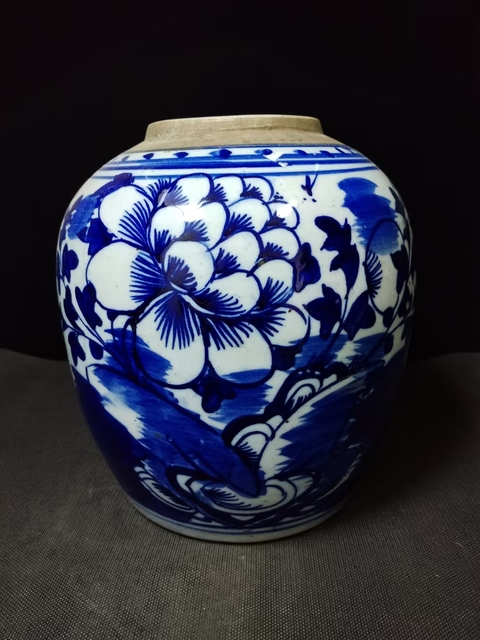 古玩陶瓷（全品）清中期道咸青花牡丹洞石花大罐尺寸高22cm拍賣，當前價格1200元