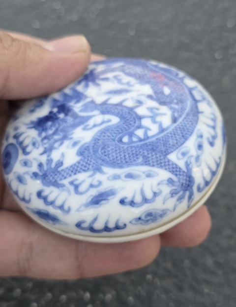 古玩陶瓷青花龍紋印泥盒真品鑒賞圖