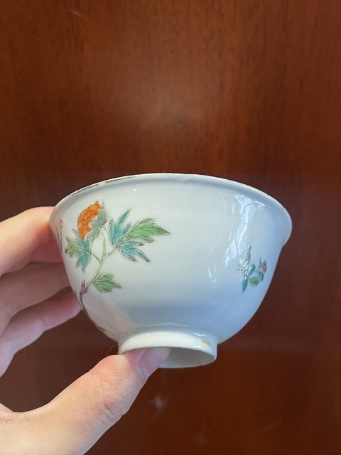 古玩陶瓷粉彩花卉紋茶圓真品鑒賞圖