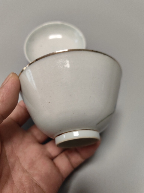 古玩陶瓷粉彩仕女嬰戲圖蓋碗拍賣,當前價格1800元