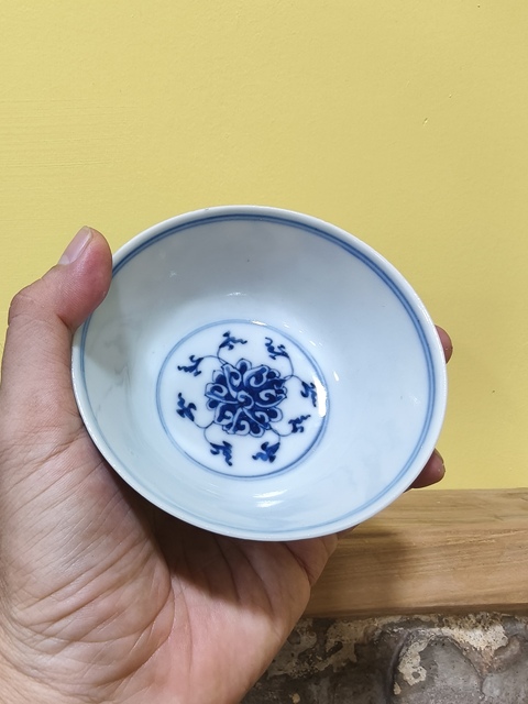 古玩陶瓷清光緒 青花纏枝蓮碗真品鑒賞圖