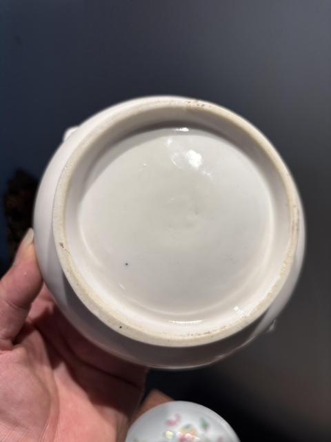 古玩陶瓷德化窯白釉雙鋪首香爐真品鑒賞圖