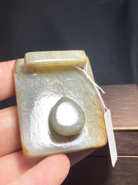 古玩玉器（一口價放漏）老料幾十年工和田玉鑲嵌老銀帶扣拍賣，當前價格3800元