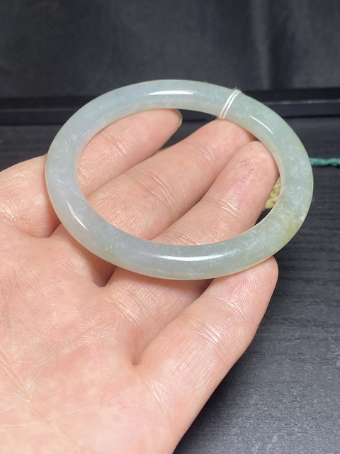 古玩玉器漂亮的清代天然冰糯翡翠手鐲拍賣，當前價格11000元