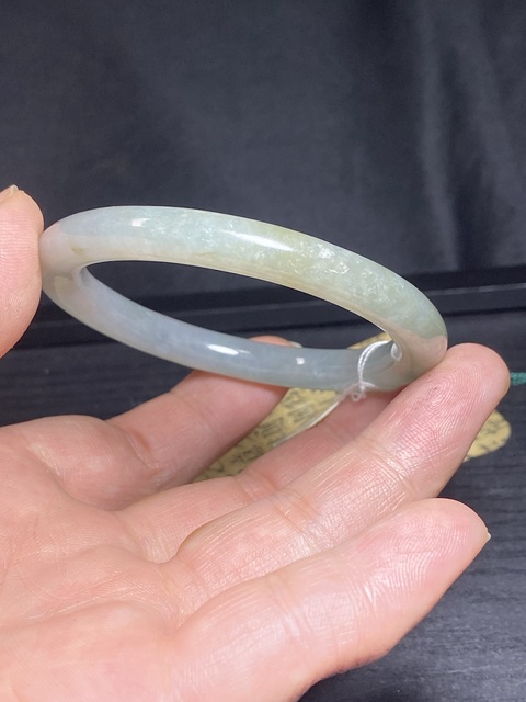 古玩玉器漂亮的清代天然冰糯翡翠手鐲拍賣，當前價格11000元